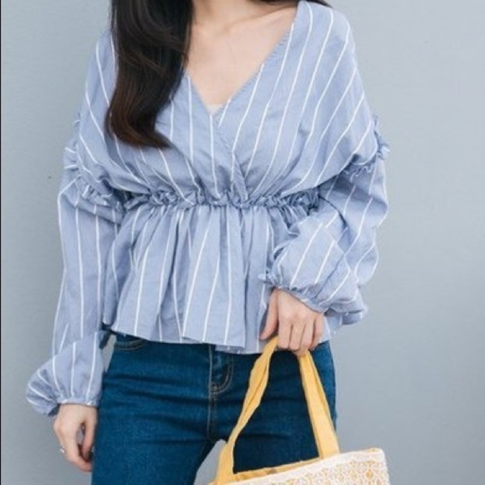 Vici blue striped long sleeve ruffle‎ top balloon sleeves v neck wrap large